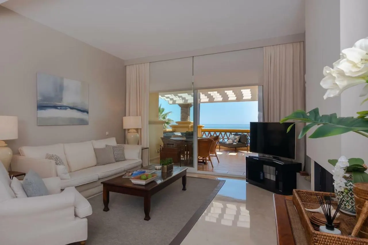 Superb Front Line Location With Heated Pool Apartment Marbella