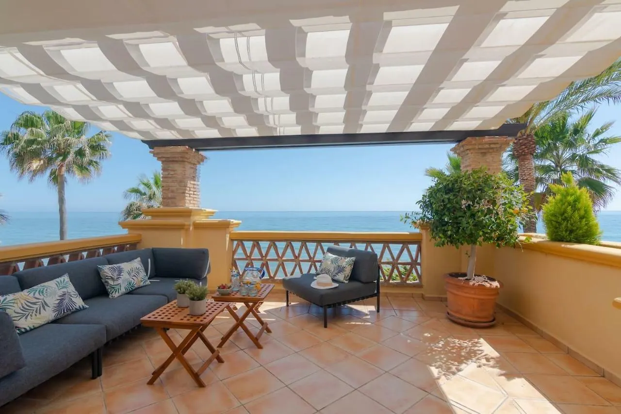 Superb Front Line Location With Heated Pool Apartment Marbella