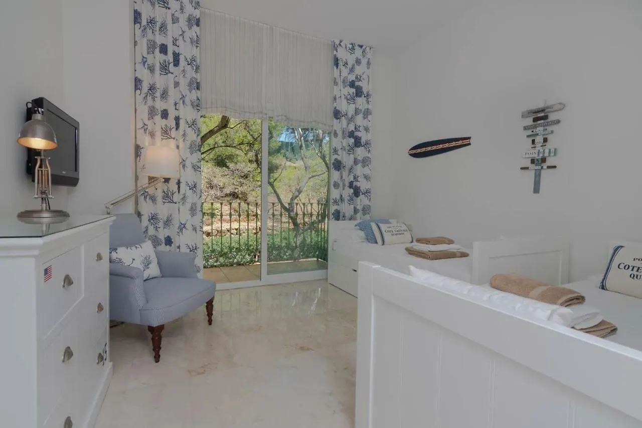 Superb Front Line Location With Heated Pool Apartment Marbella 0*,  Spain