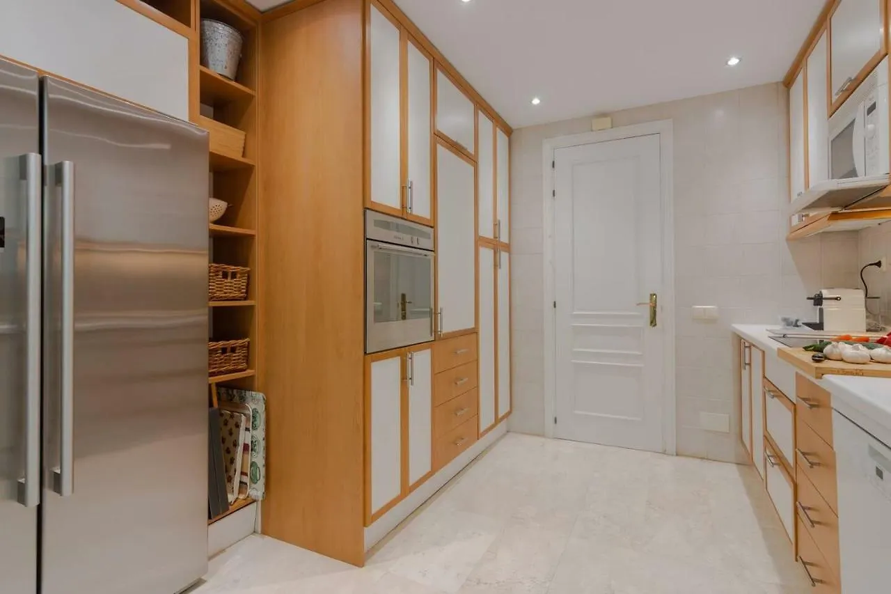 Superb Front Line Location With Heated Pool Apartment Marbella