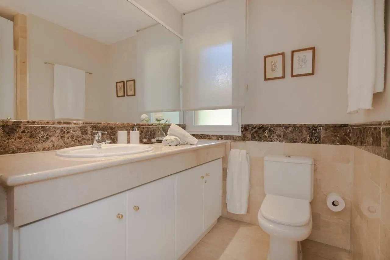 Apartmán Superb Front Line Location With Heated Pool Marbella
