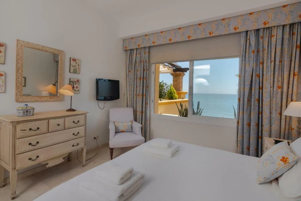 Apartmán Superb Front Line Location With Heated Pool Marbella