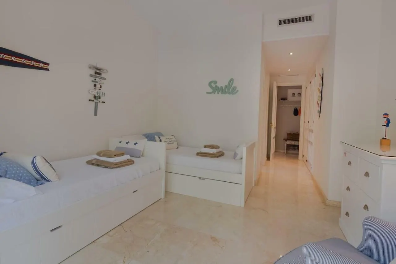 Apartmán Superb Front Line Location With Heated Pool Marbella